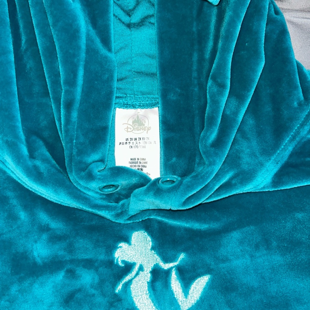 Disney Ariel Little Mermaid Troubles Into Bubbles Teal Crop Velour Hoodie 2XL - Picture 2 of 6
